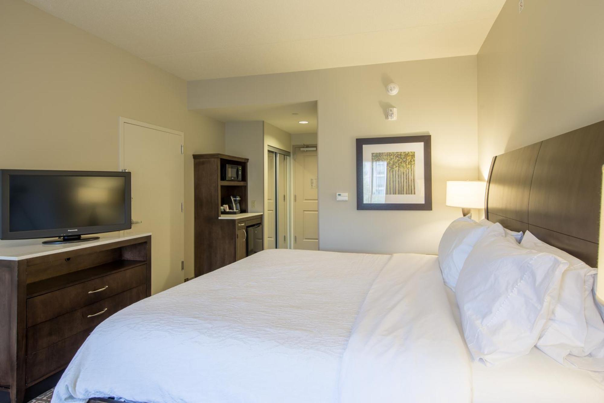 Hilton Garden Inn Raleigh Кэри Экстерьер фото