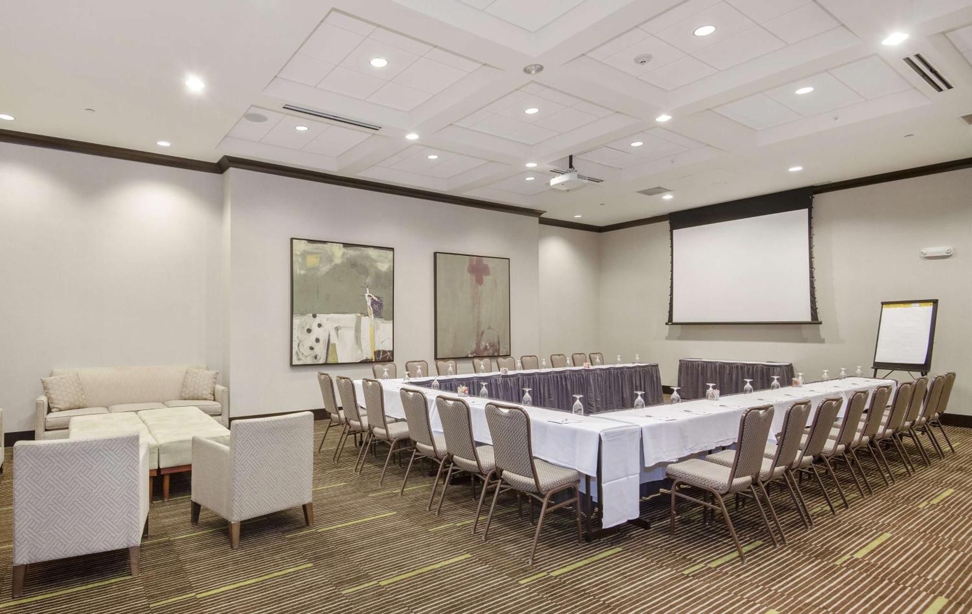 Hilton Garden Inn Raleigh Кэри Экстерьер фото