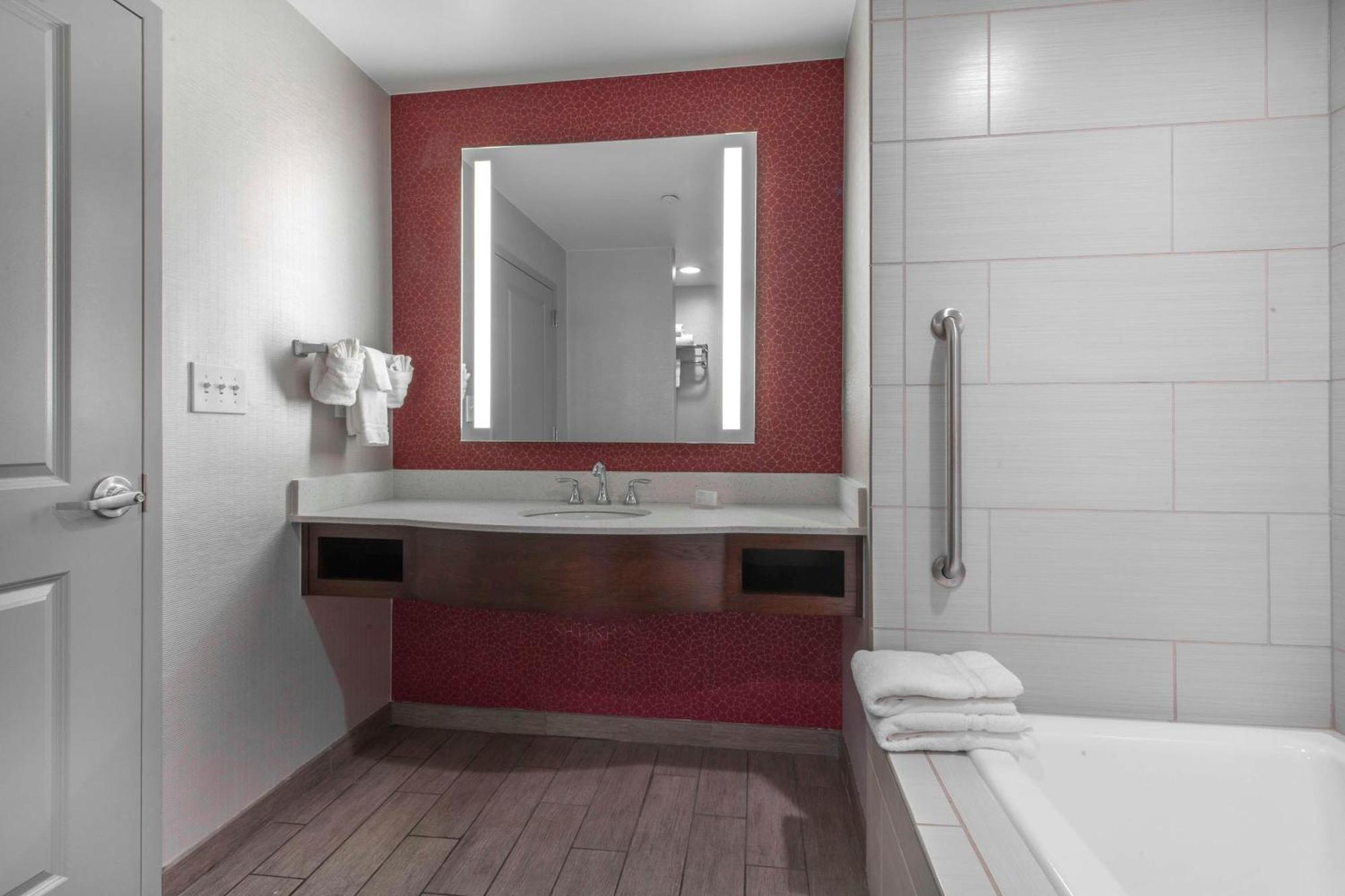 Hilton Garden Inn Raleigh Кэри Экстерьер фото