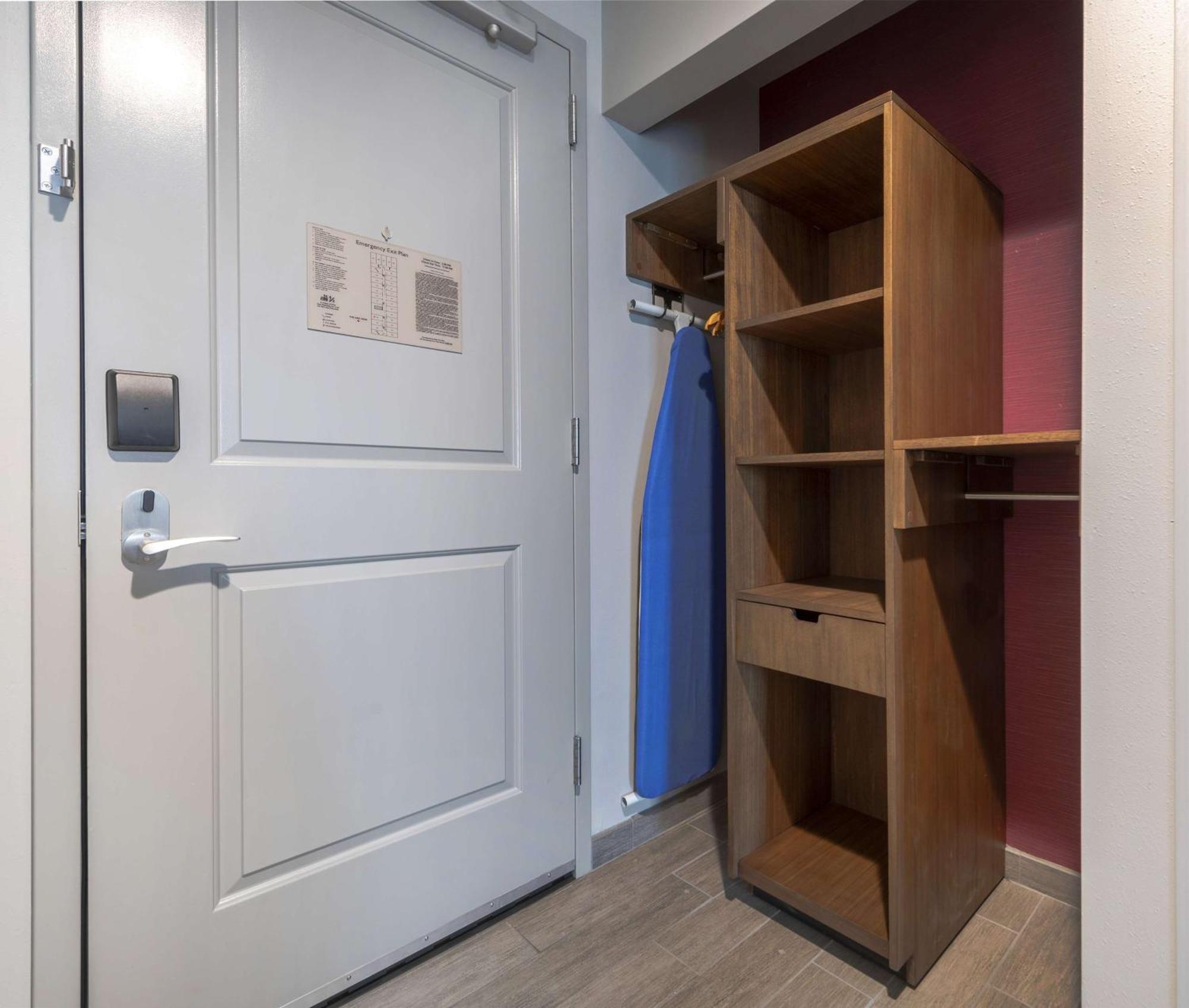 Hilton Garden Inn Raleigh Кэри Экстерьер фото