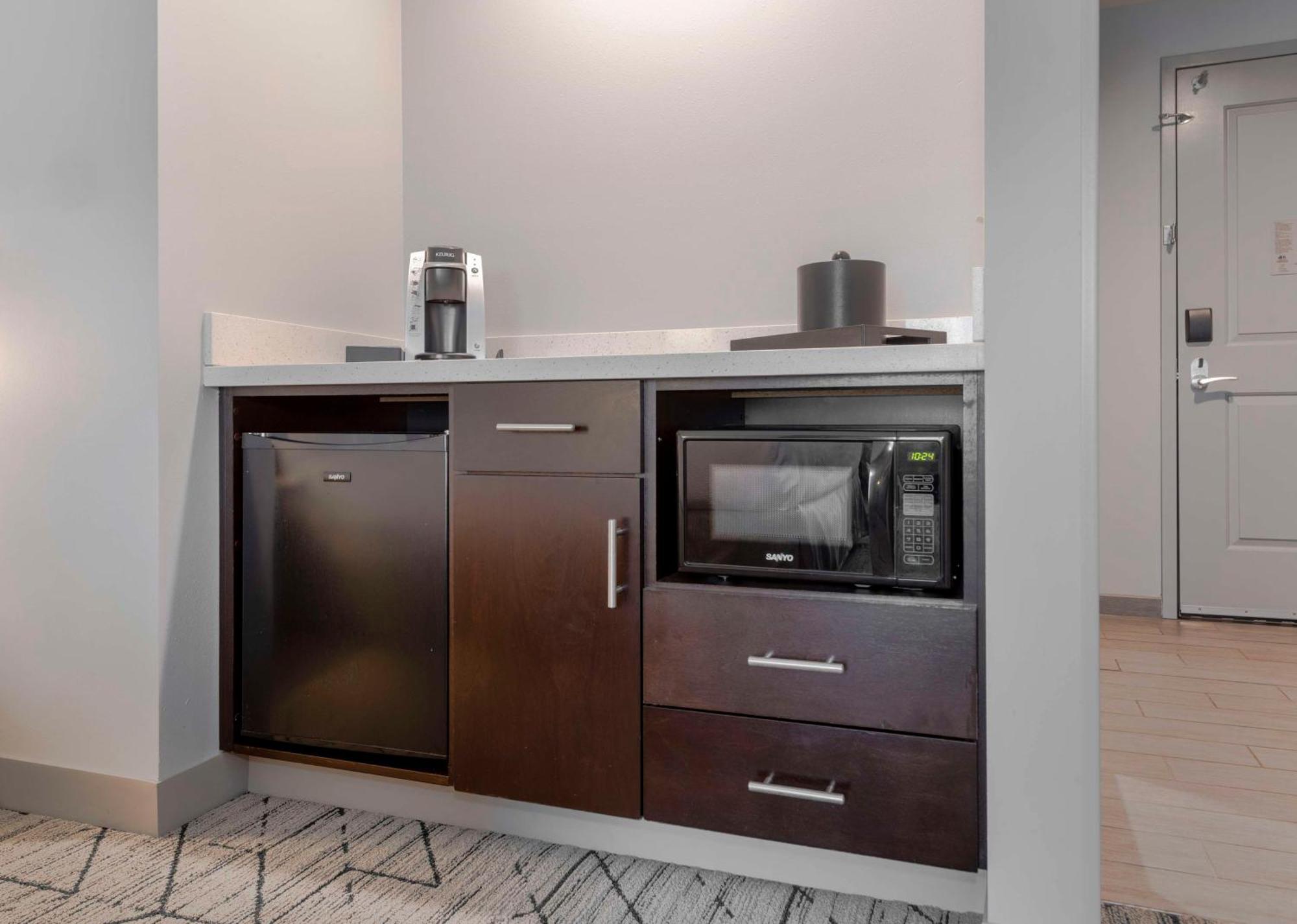 Hilton Garden Inn Raleigh Кэри Экстерьер фото