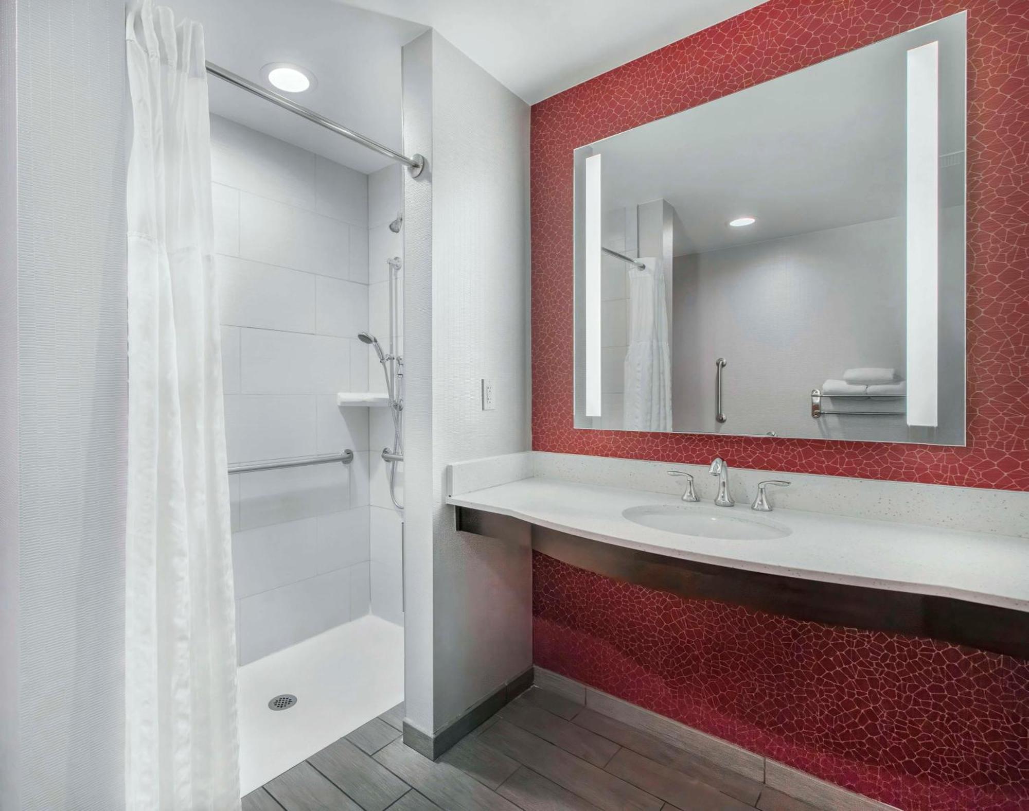 Hilton Garden Inn Raleigh Кэри Экстерьер фото