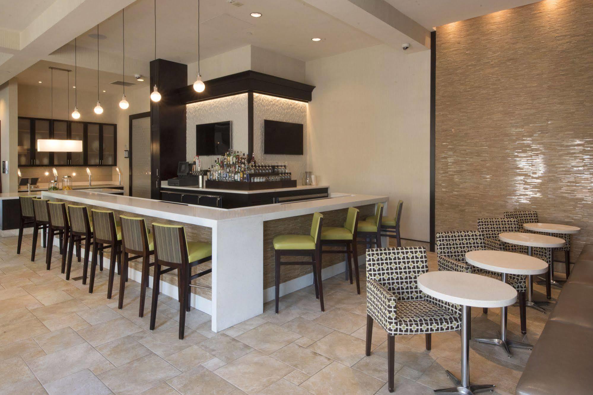 Hilton Garden Inn Raleigh Кэри Экстерьер фото