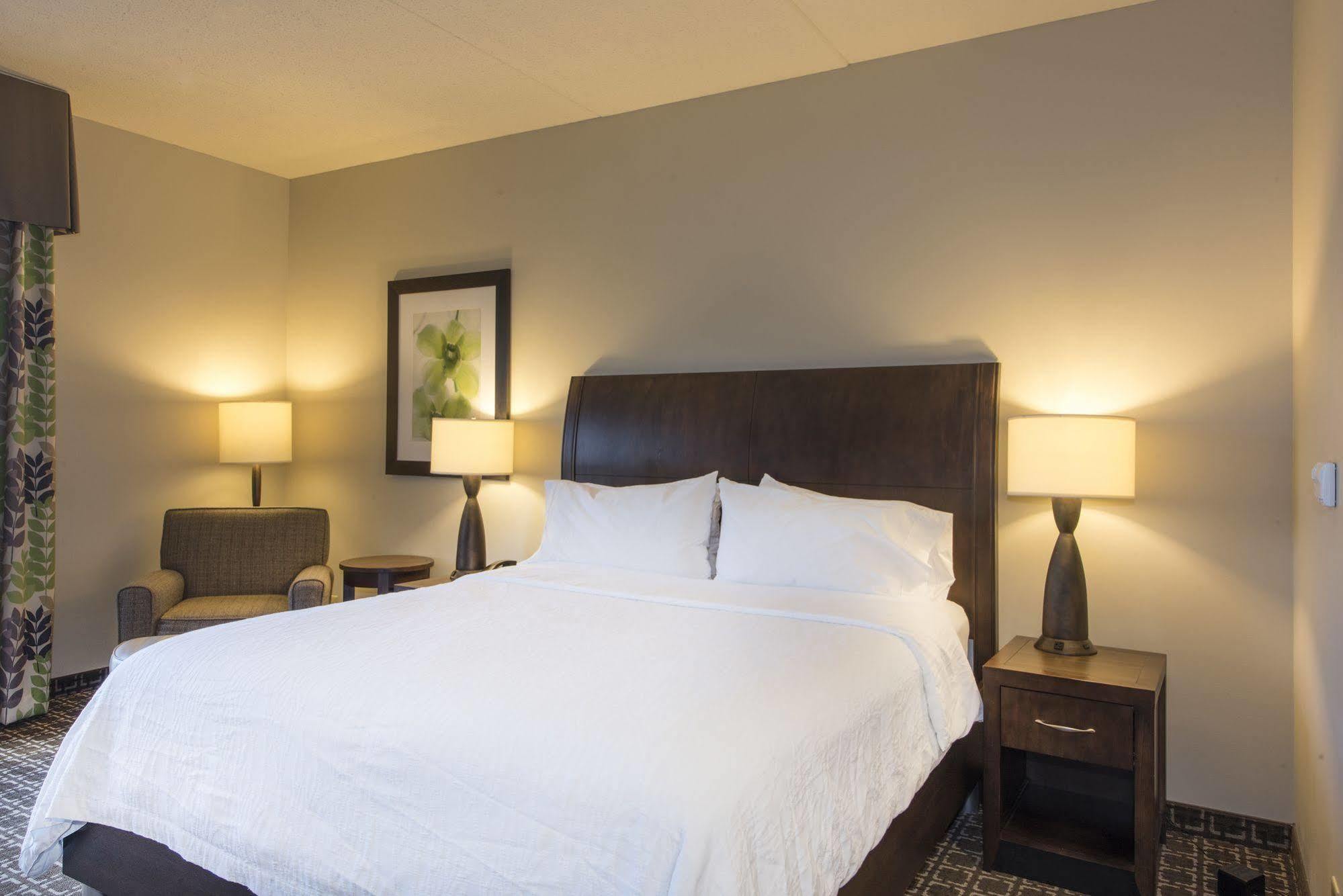 Hilton Garden Inn Raleigh Кэри Экстерьер фото